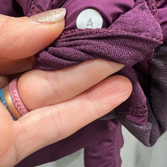 Run for cold lululemon puffer jacket - Plum - Picture 8 of 8